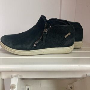 Ecco Soft 7 Mid Top Zip Sneaker